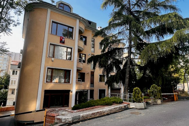 Hoşsohbet Sokak Karahan Apartmanı