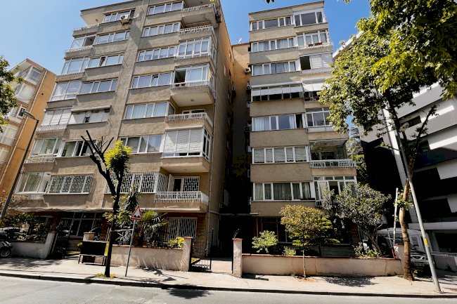 Mevlüt Pehlivan Sokak İnsel Apartmanı