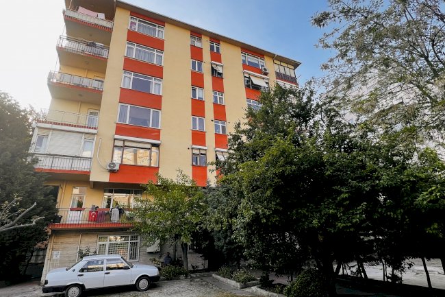 Yankı Sokak Gezin Apartmanı