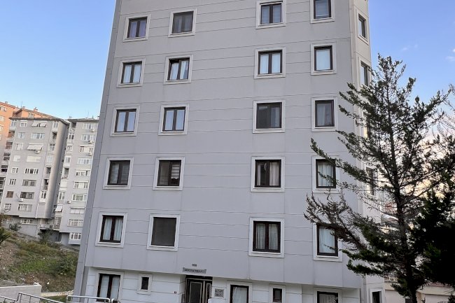 Göktürk Sokak Alp Apartmanı
