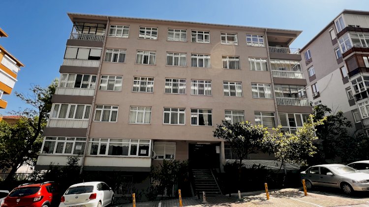 Ali Sami Yen sokak Müge Apartmanı