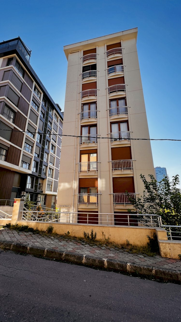 Erdoğan Özkardeşler Sokak Niyazi Bey Apartmanı