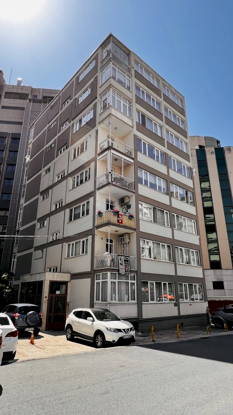 Fahri Gizden Sokak Huzur Apartmanı