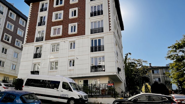 Fikri Öneş Sokak Ada Apartmanı