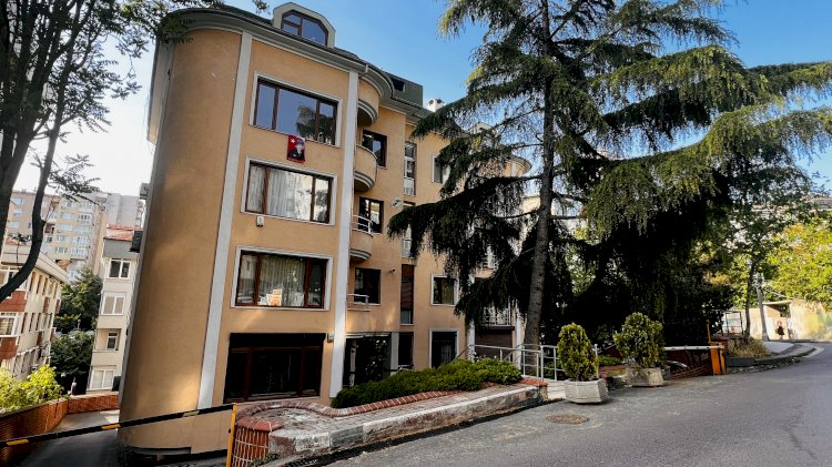 Hoşsohbet Sokak Karahan Apartmanı