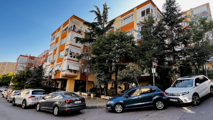 Ömer Beşiktaş Sokak Hayriye Blokları