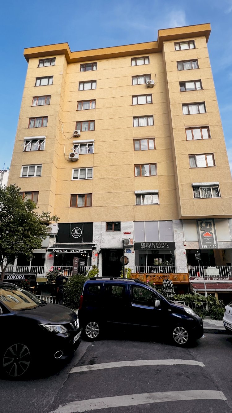 Süleyman Bey Sokak Hayırlı Apartmanı