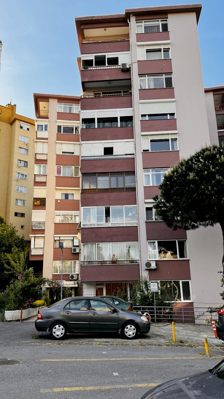 Yankı Sokak Beyazoğlu Apartmanı