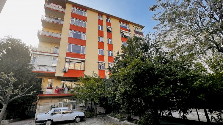 Yankı Sokak Gezin Apartmanı