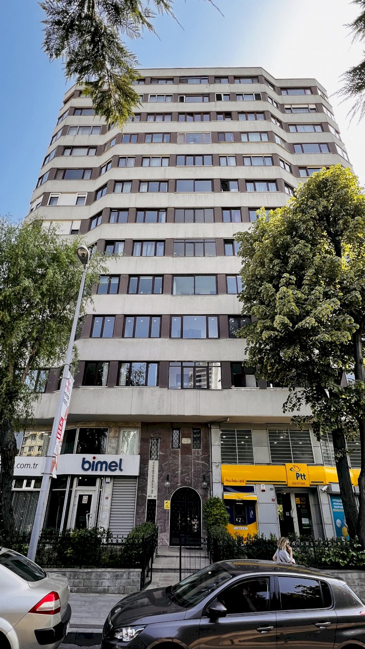 Yıldız Posta Caddesi Karacaoğlu Apartmanı
