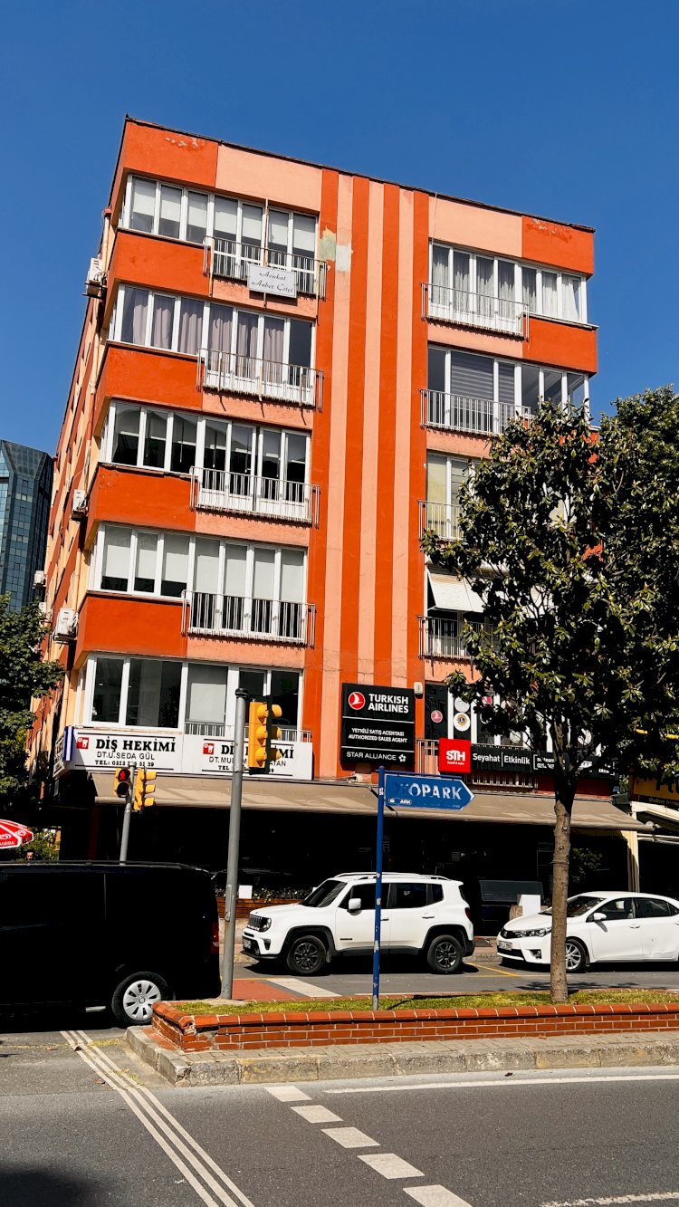 Yıldız Posta Caddesi Tuş Apartmanı