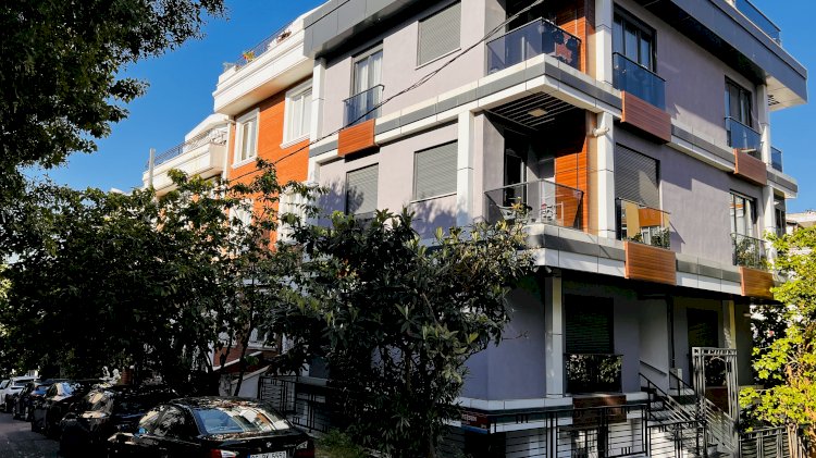 Gül Acara Sokak  Loca Gayrettepe Apartmanı